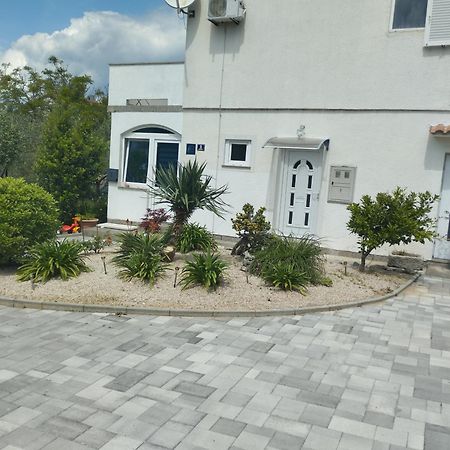 Apartment Lucia Пунат Экстерьер фото